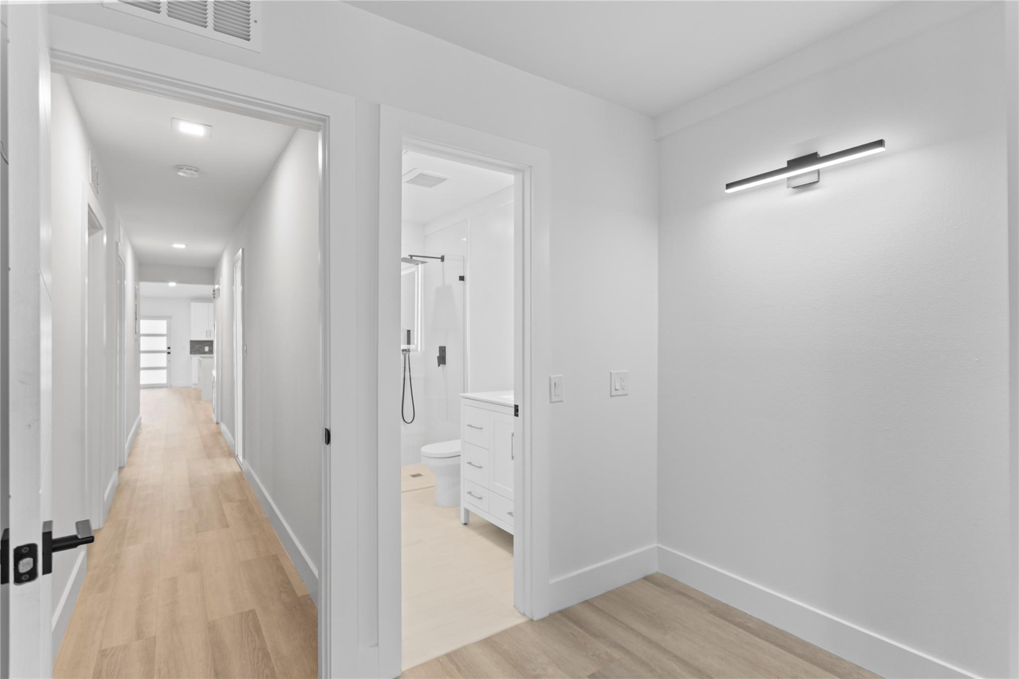 Oakland Park 2-38 B - Residential Lease