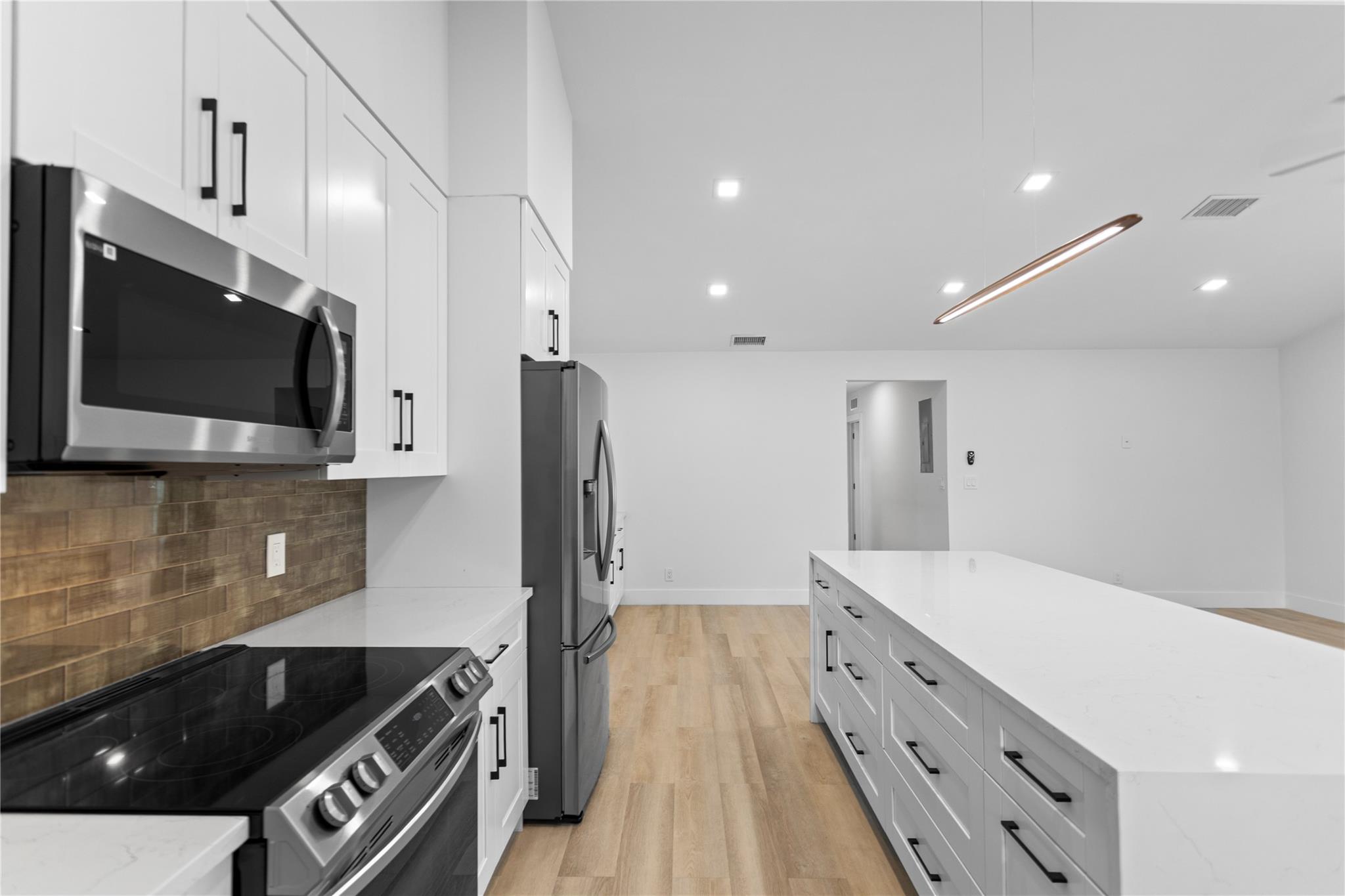 Oakland Park 2-38 B - Residential Lease