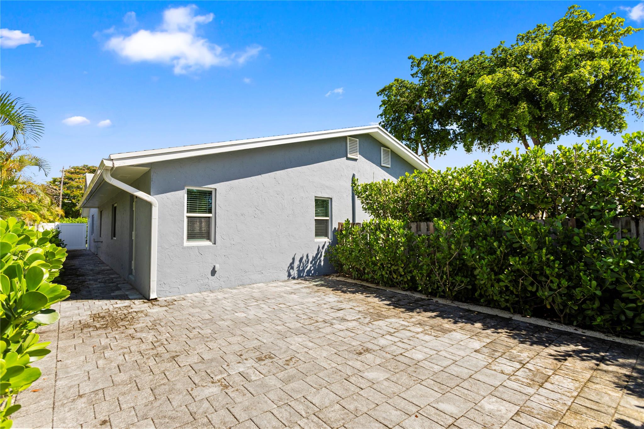 Oakland Park 2-38 B - Residential Lease
