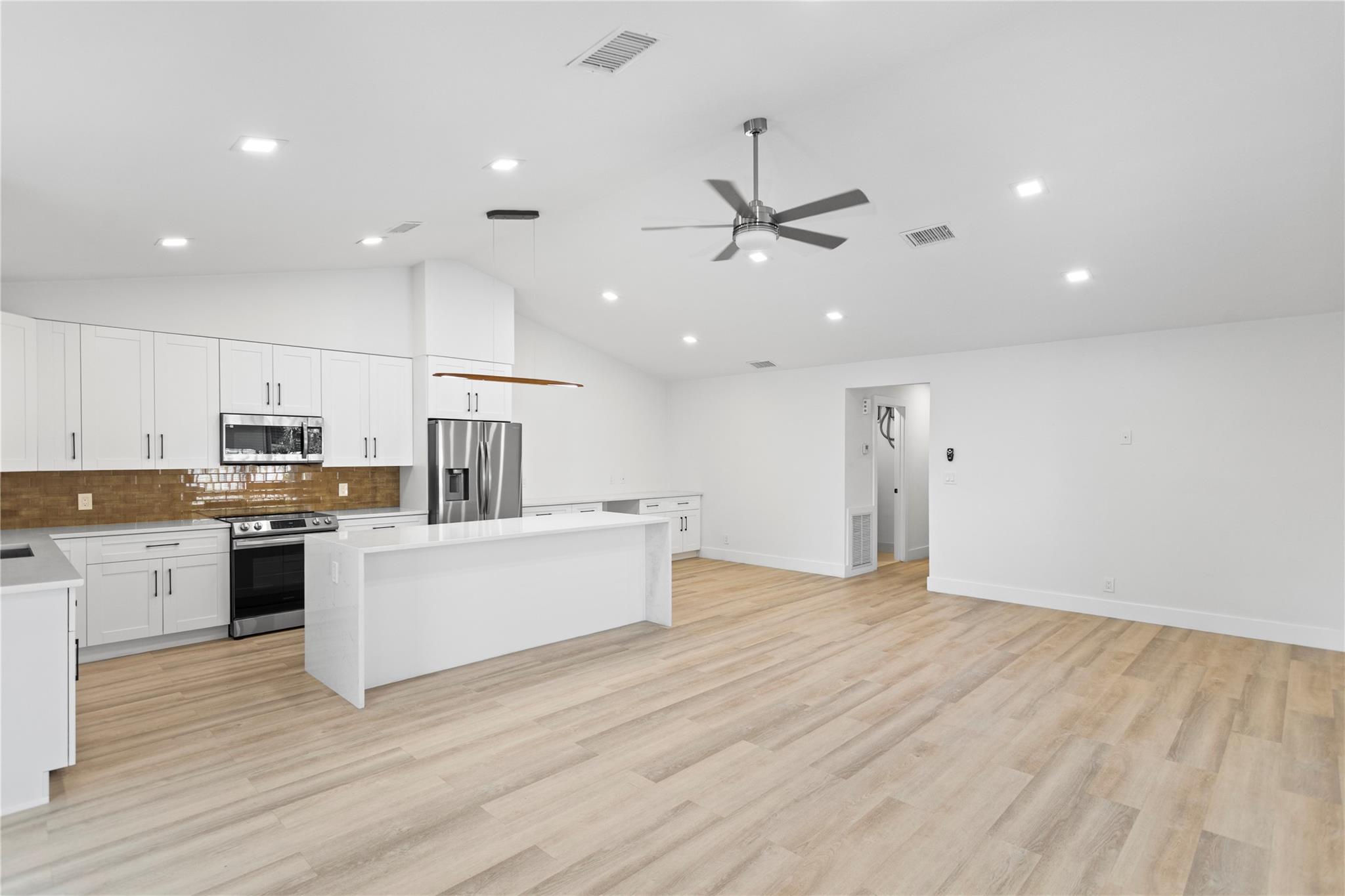Oakland Park 2-38 B - Residential Lease