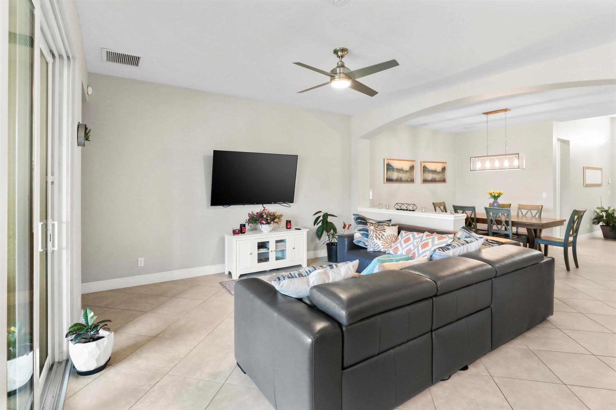 TRADITION PLAT NO 19 REPL - Residential Lease