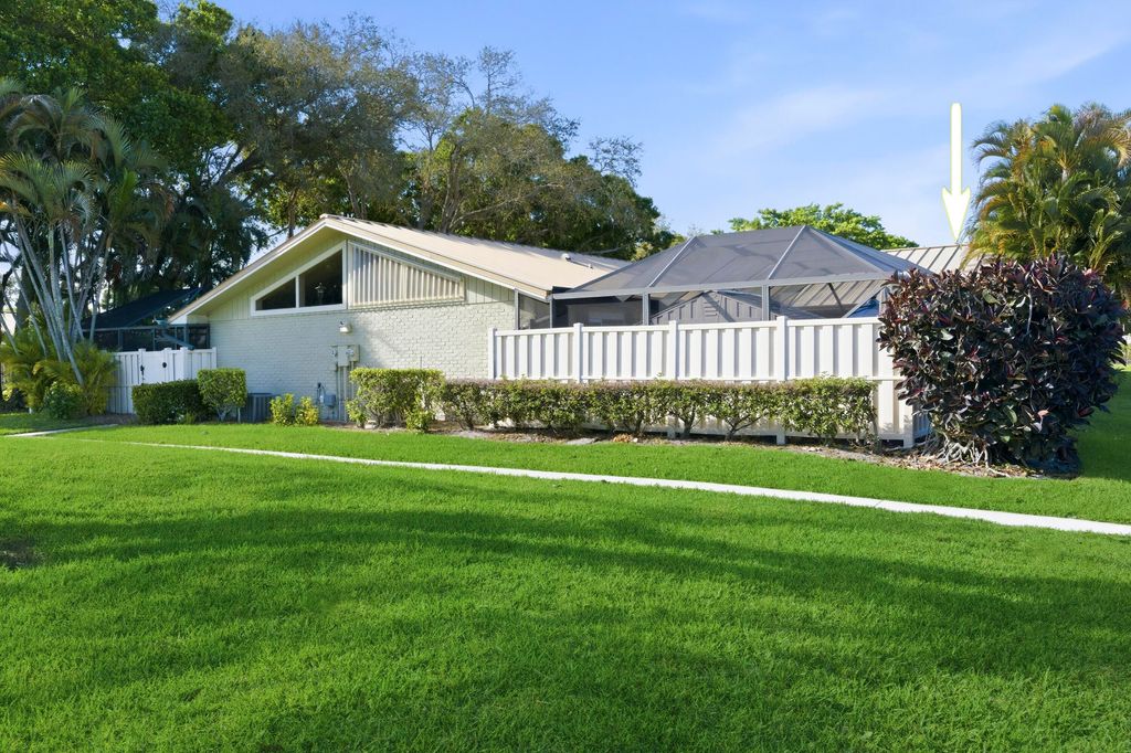 Photo of 5685 Golden Eagle Circle #5685, Palm Beach Gardens, FL 33418 (MLS # F10556904)