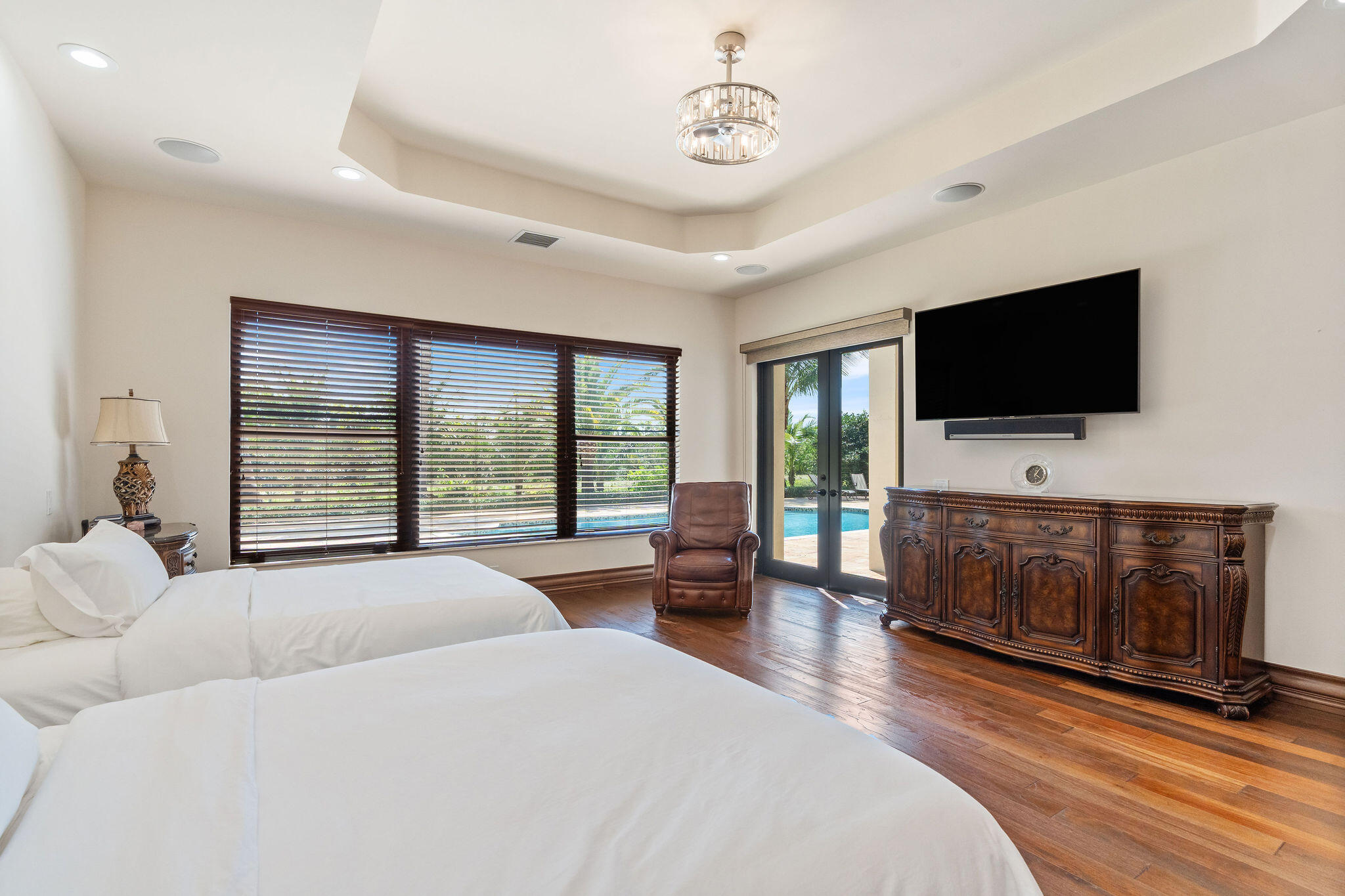 LAUERL OAKS NORTH - Residential