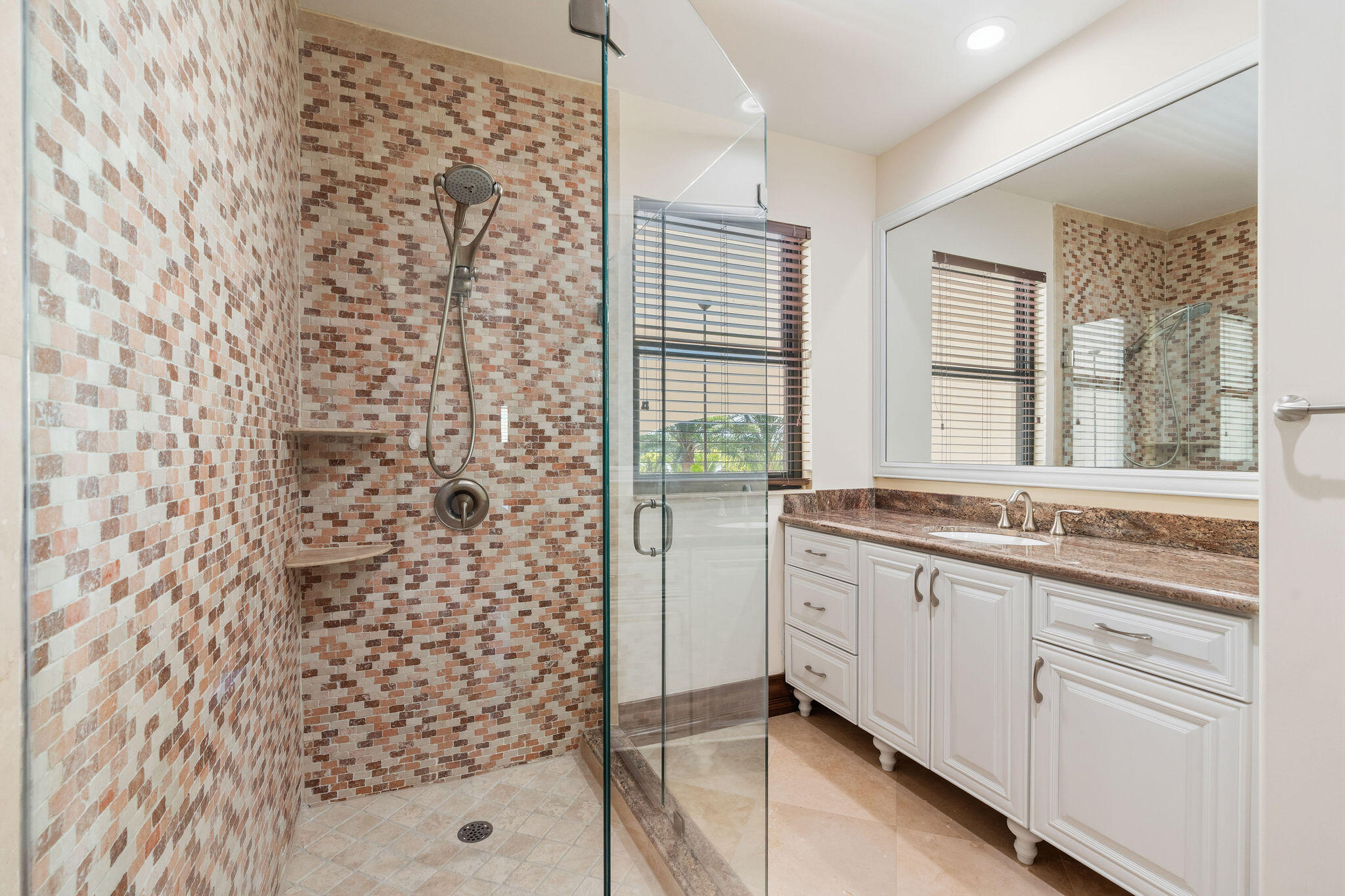 LAUERL OAKS NORTH - Residential