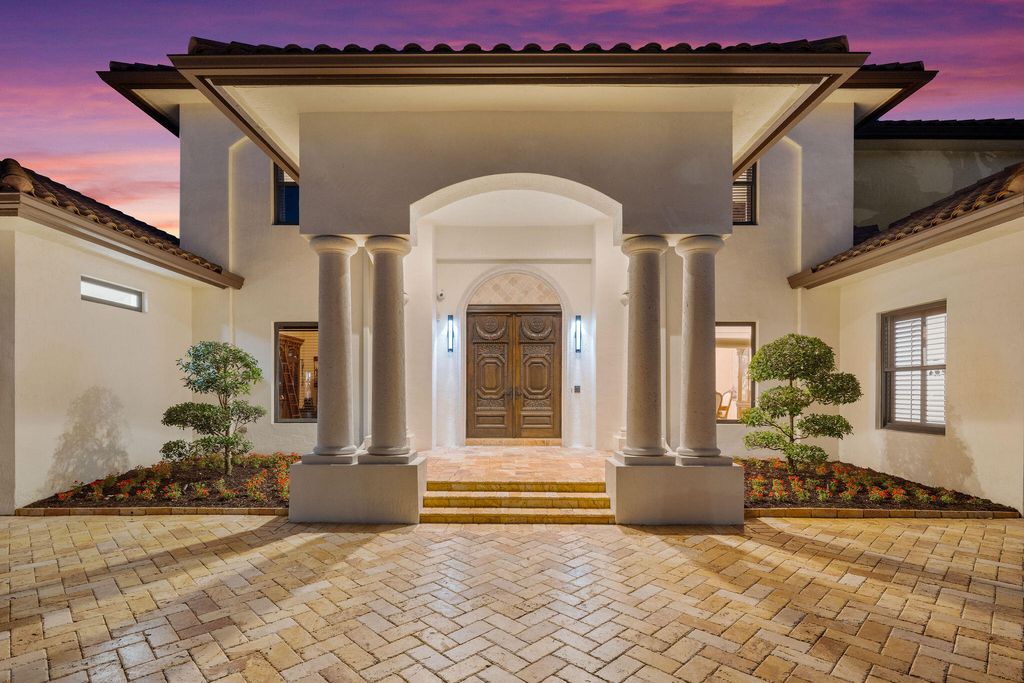 Photo of 4052 E Ridgeview Drive, Davie, FL 33330 (MLS # B26016893)