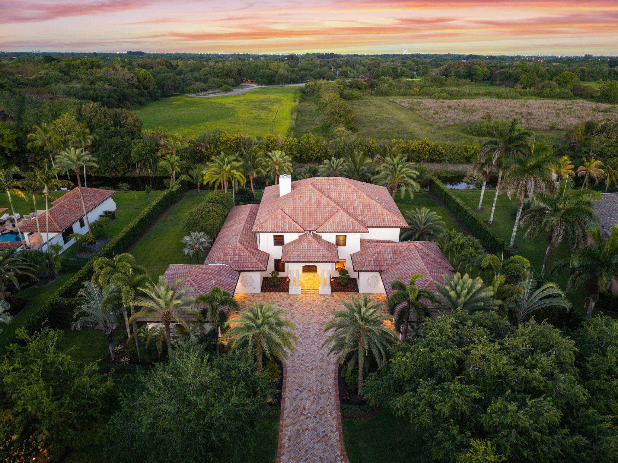 LAUERL OAKS NORTH - Residential