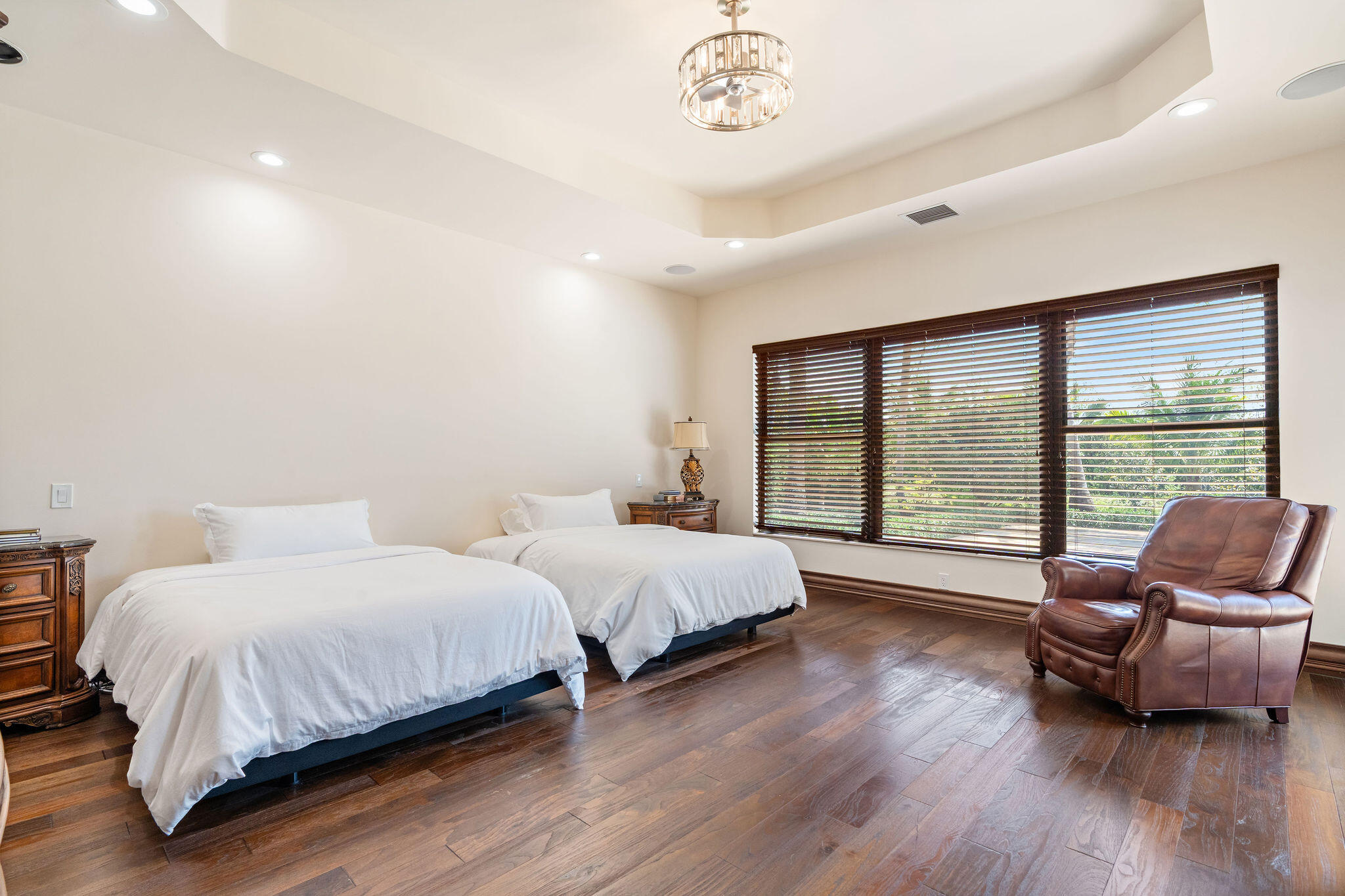 LAUERL OAKS NORTH - Residential