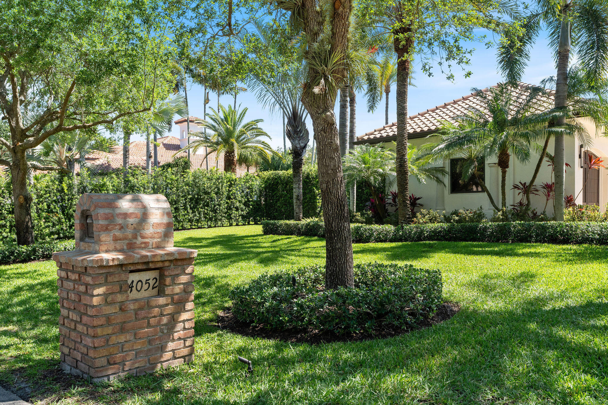 LAUERL OAKS NORTH - Residential