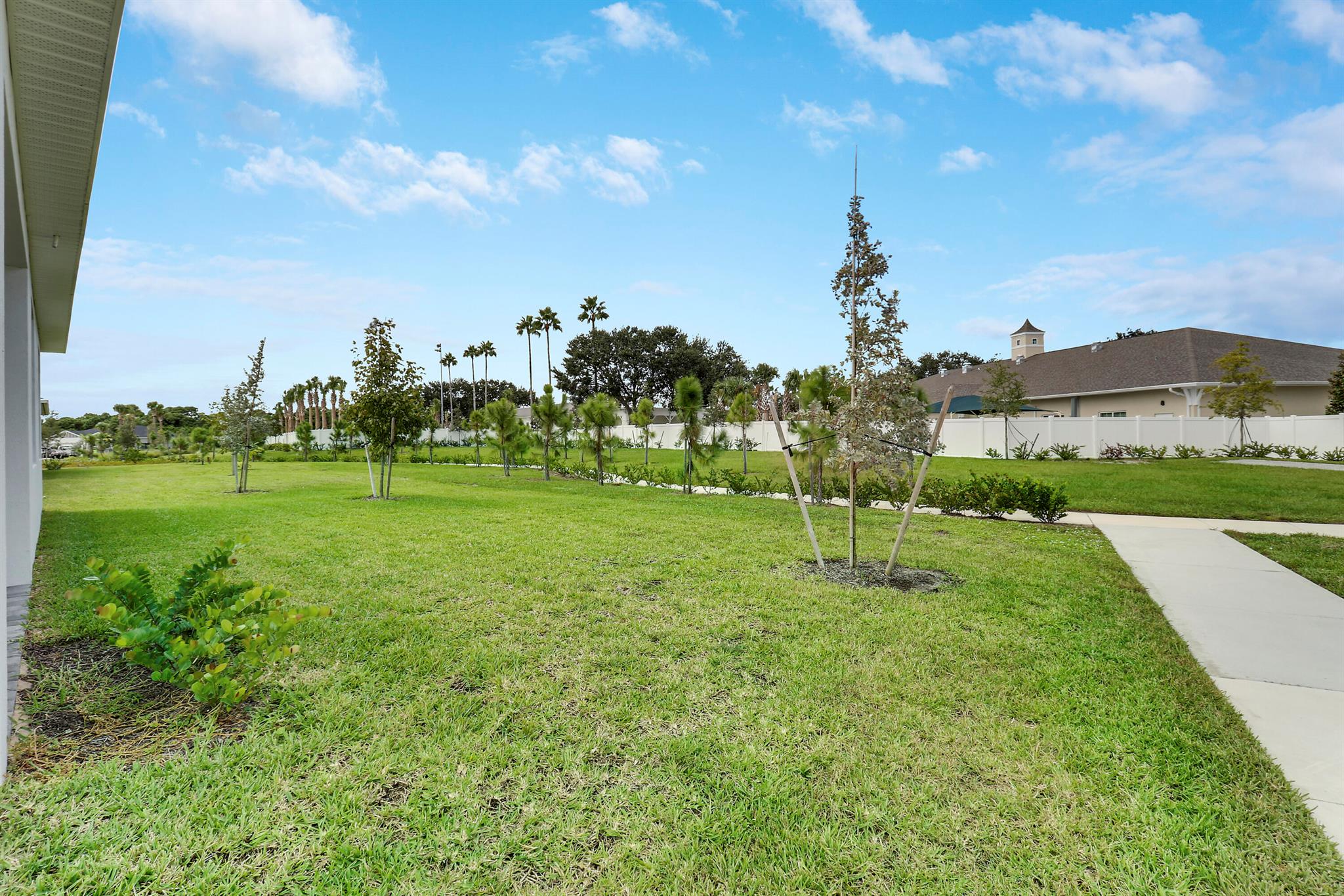 AZALEA - Residential Lease