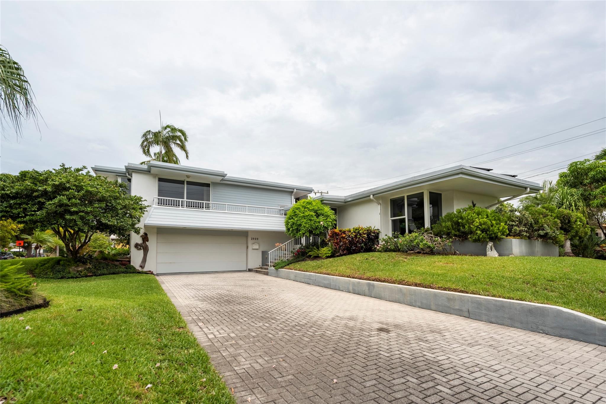 1909 Admirals Way