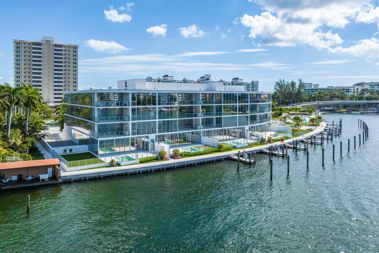 BOCA BEACH RESIDENCES - Residential