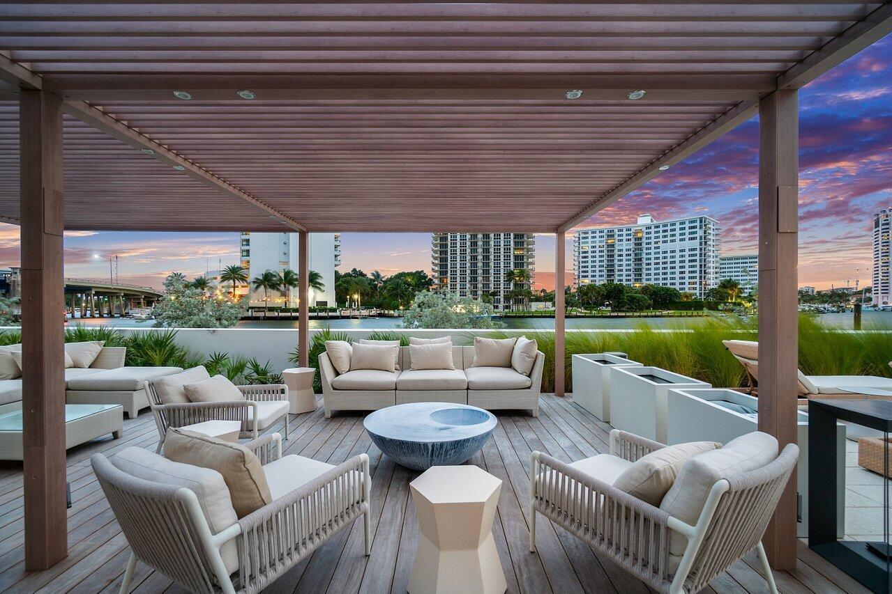 BOCA BEACH RESIDENCES - Residential