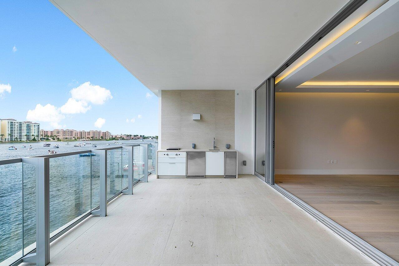 BOCA BEACH RESIDENCES - Residential