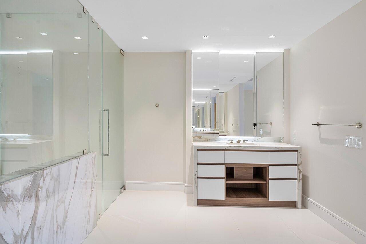 BOCA BEACH RESIDENCES - Residential