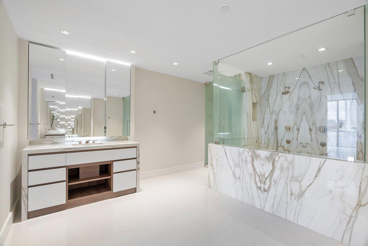 BOCA BEACH RESIDENCES - Residential