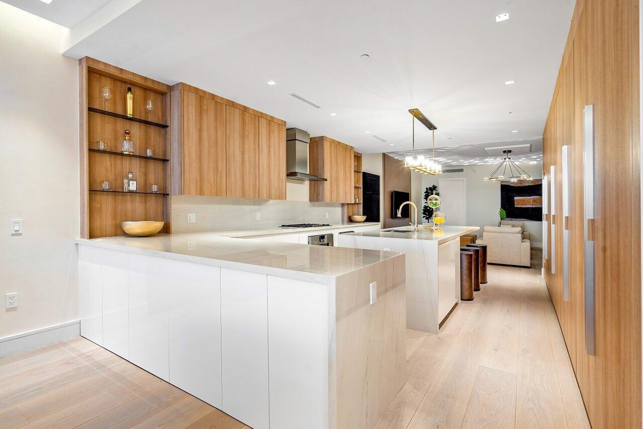 BOCA BEACH RESIDENCES - Residential