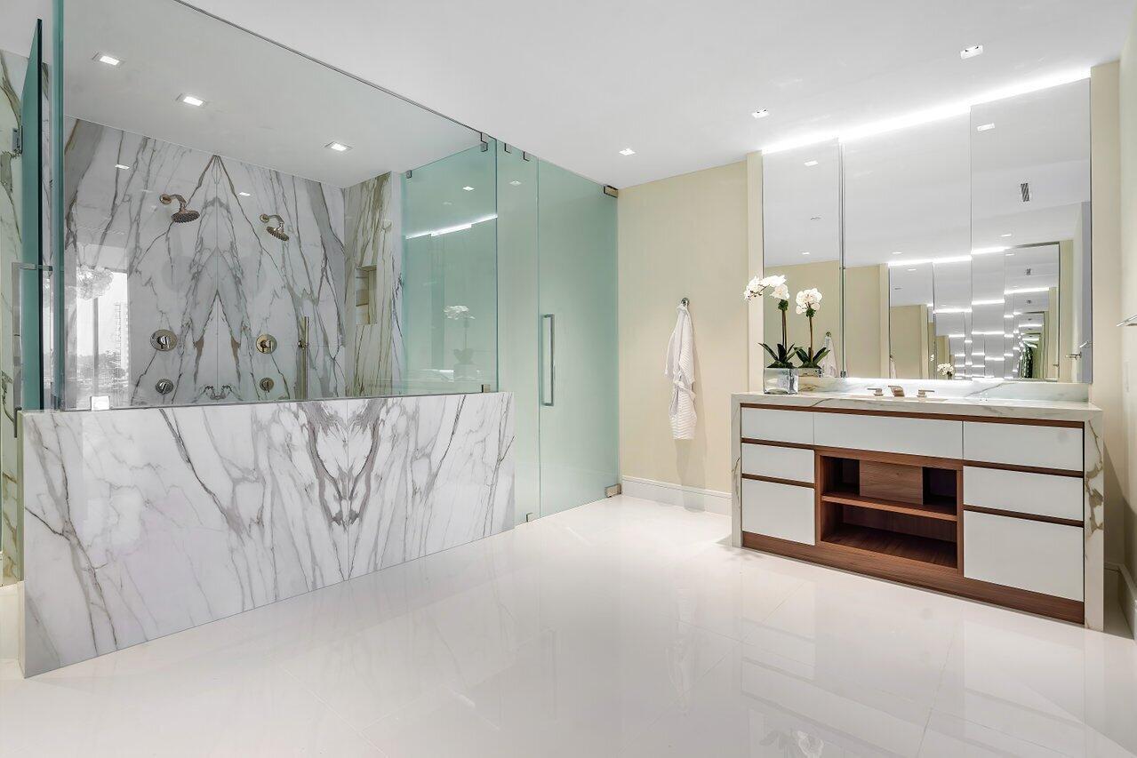 BOCA BEACH RESIDENCES - Residential