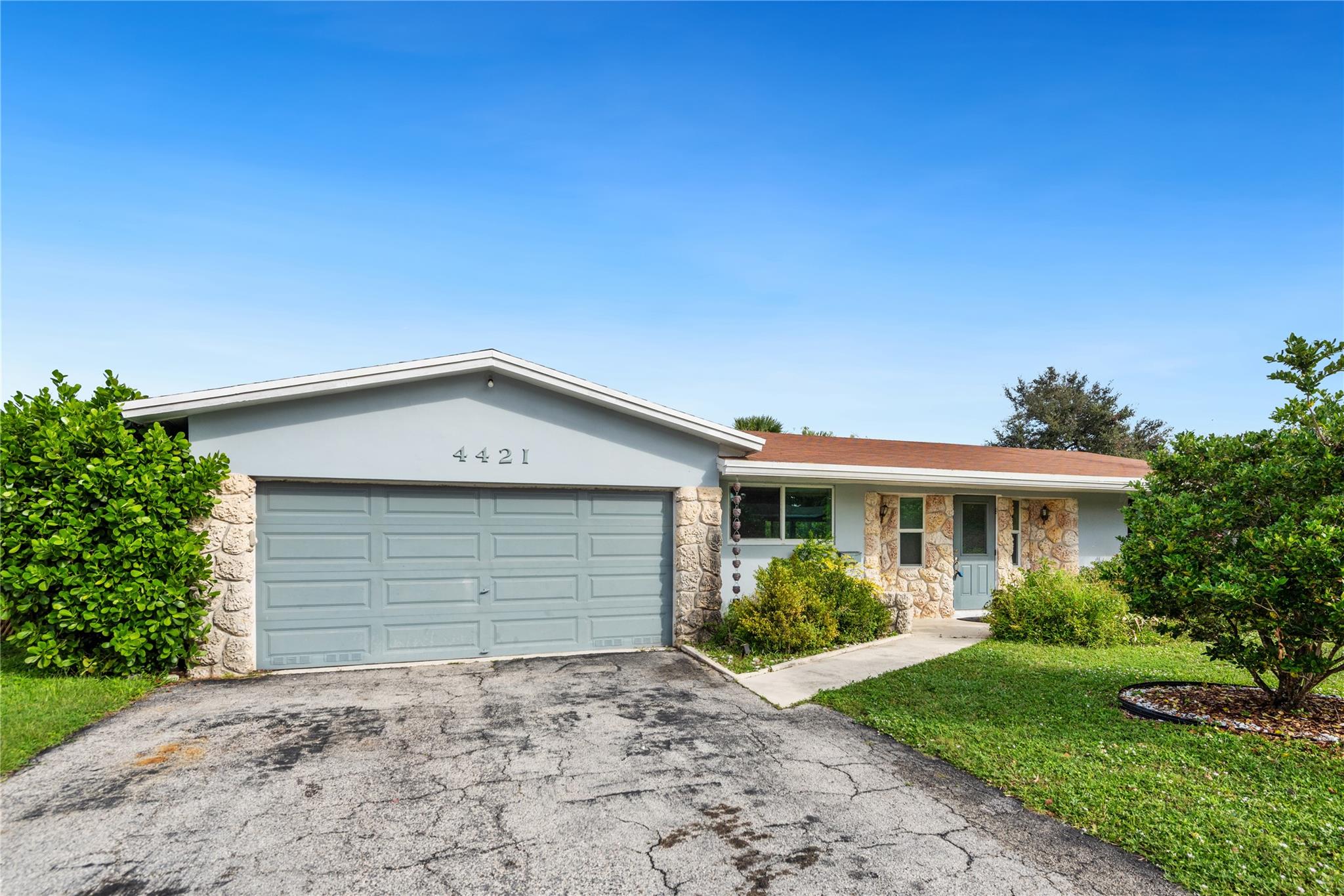 EDGEFIELD - Residential