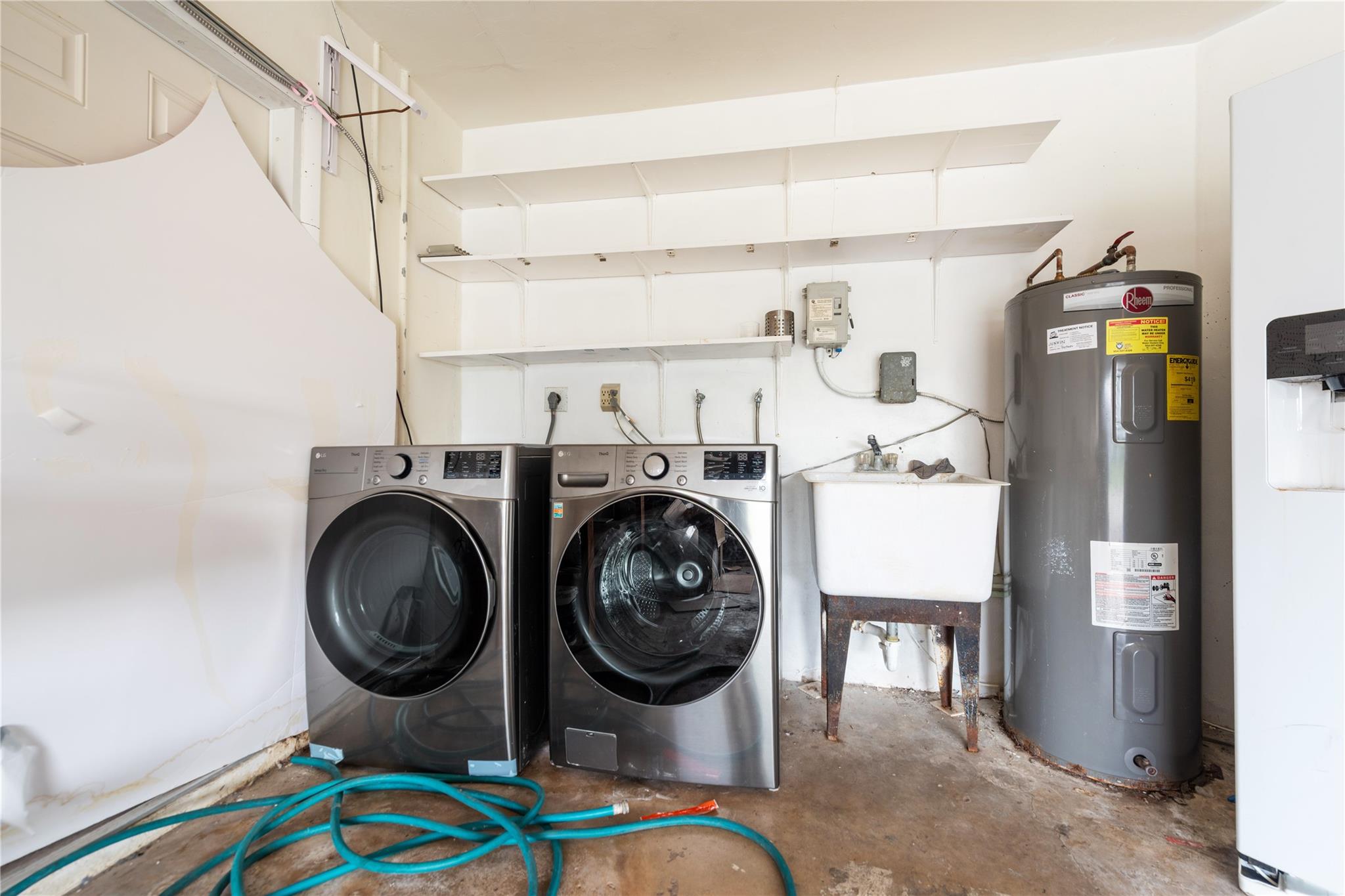 EDGEFIELD - Residential