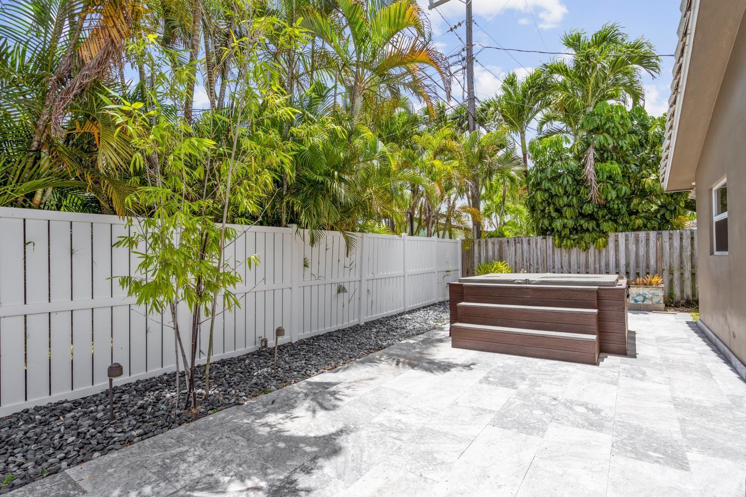 Venetian Isles 3rd Sec 47 - Residential