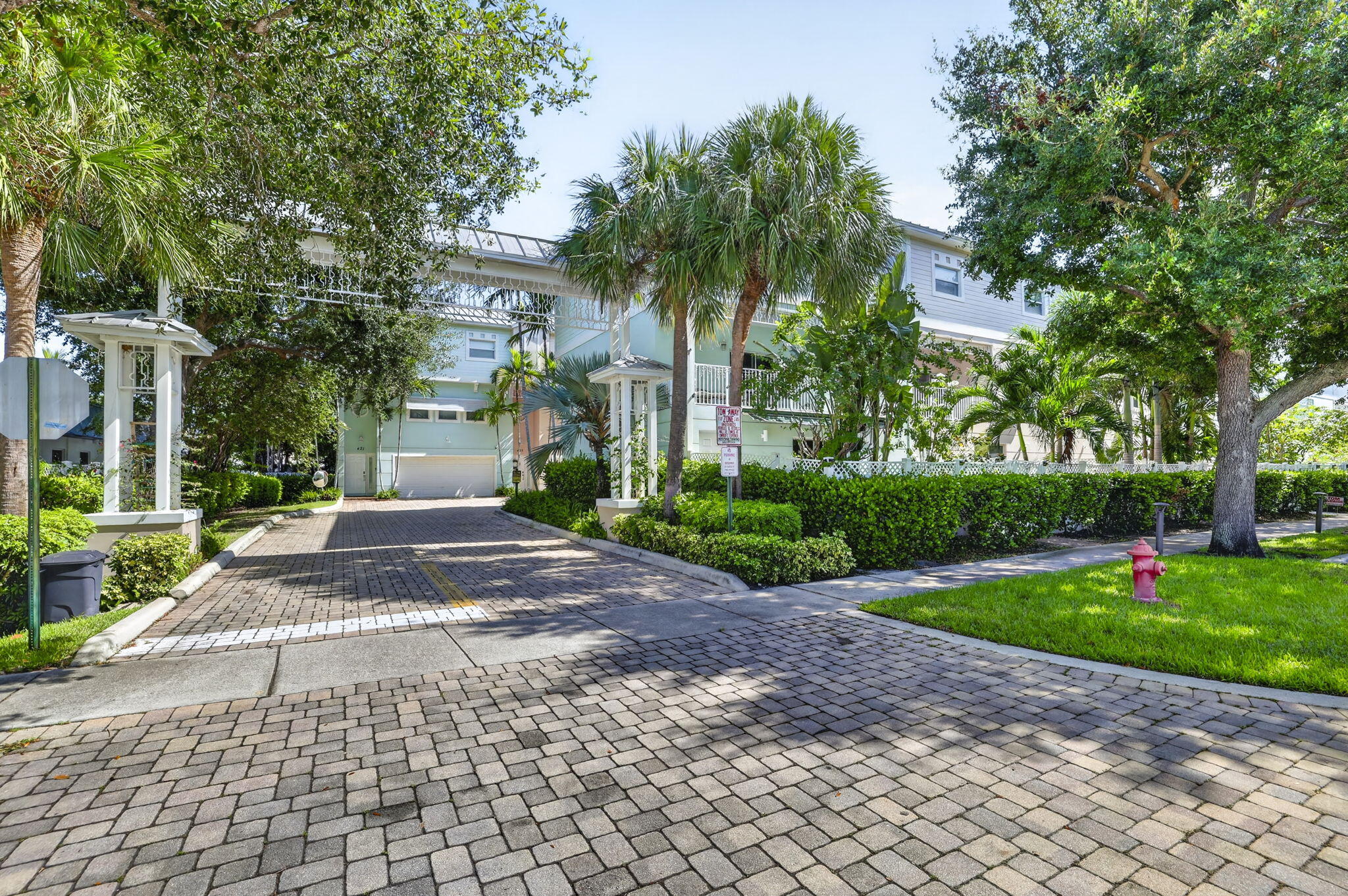 433 NE 1ST Street