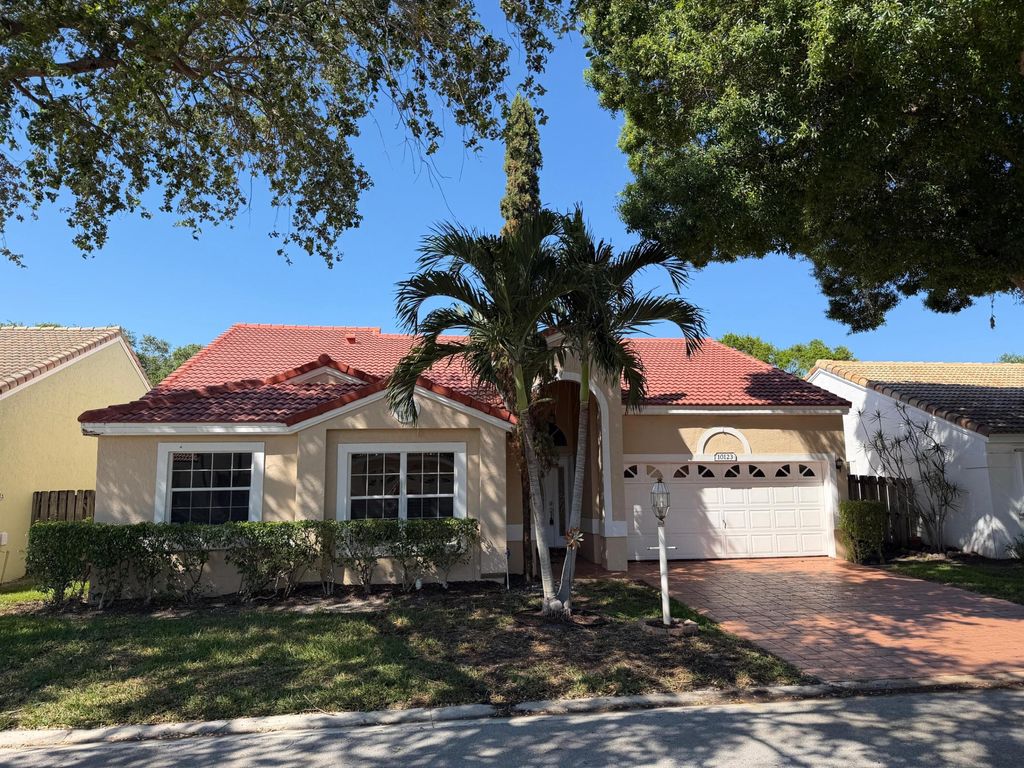 Photo of 10123 Caoba Street, Palm Beach Gardens, FL 33410 (MLS # B26007400)