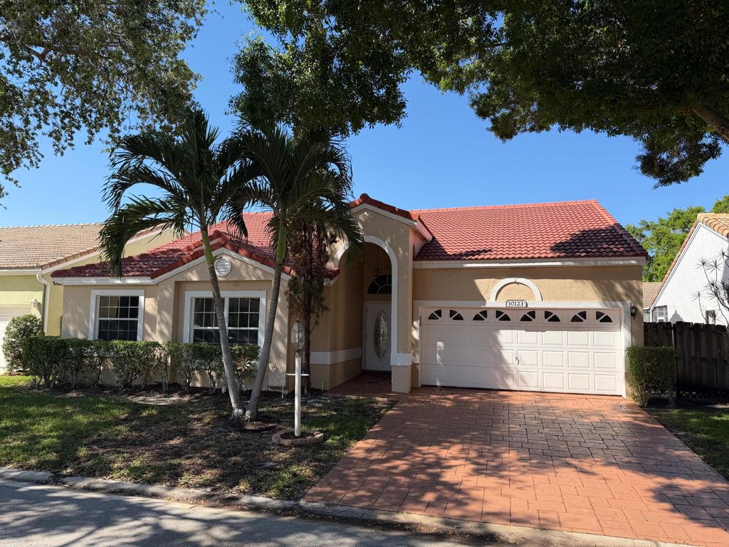 Photo of 10123 Caoba Street, Palm Beach Gardens, FL 33410 (MLS # B26007400)