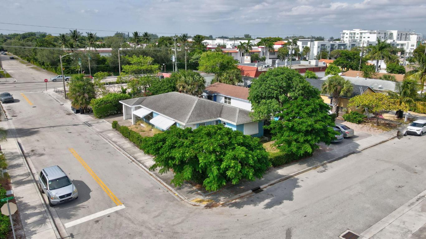 NORTH LAKE WORTH - Residential