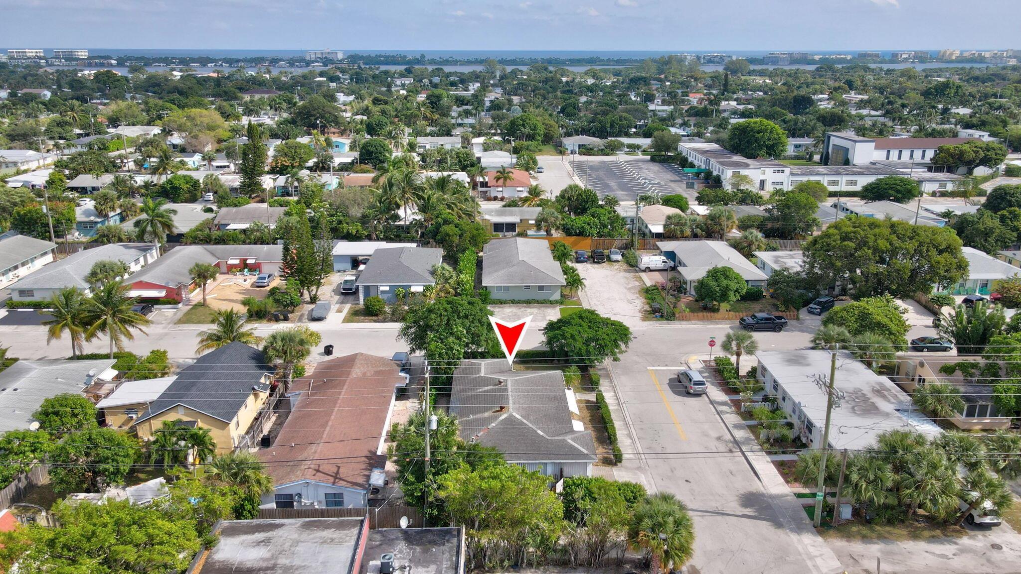 NORTH LAKE WORTH - Residential