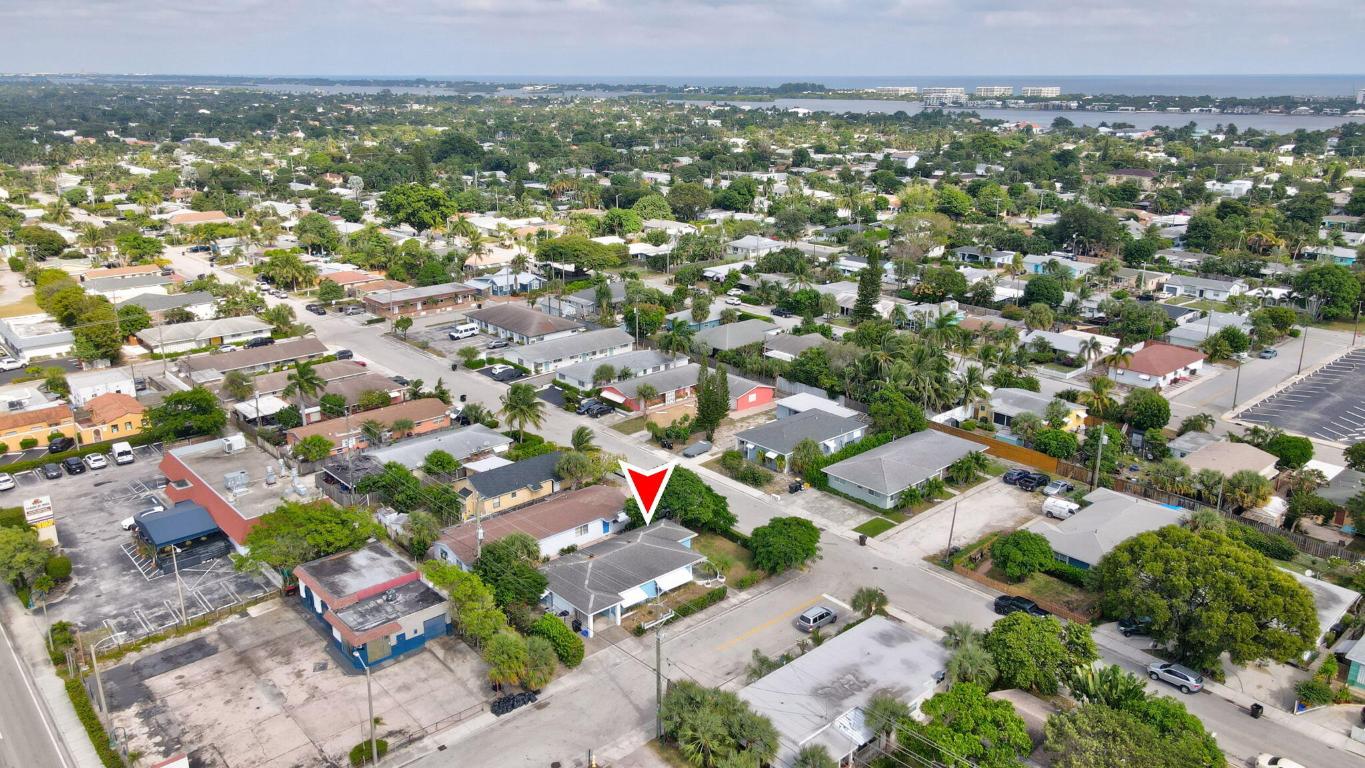 NORTH LAKE WORTH - Residential