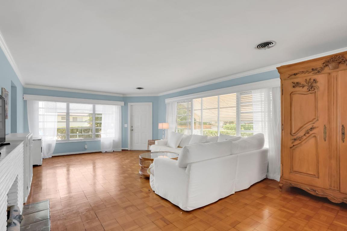 NORTH LAKE WORTH - Residential