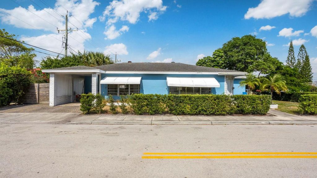 Photo of 1002 15th Avenue, Lake Worth Beach, FL 33460 (MLS # R11140376)