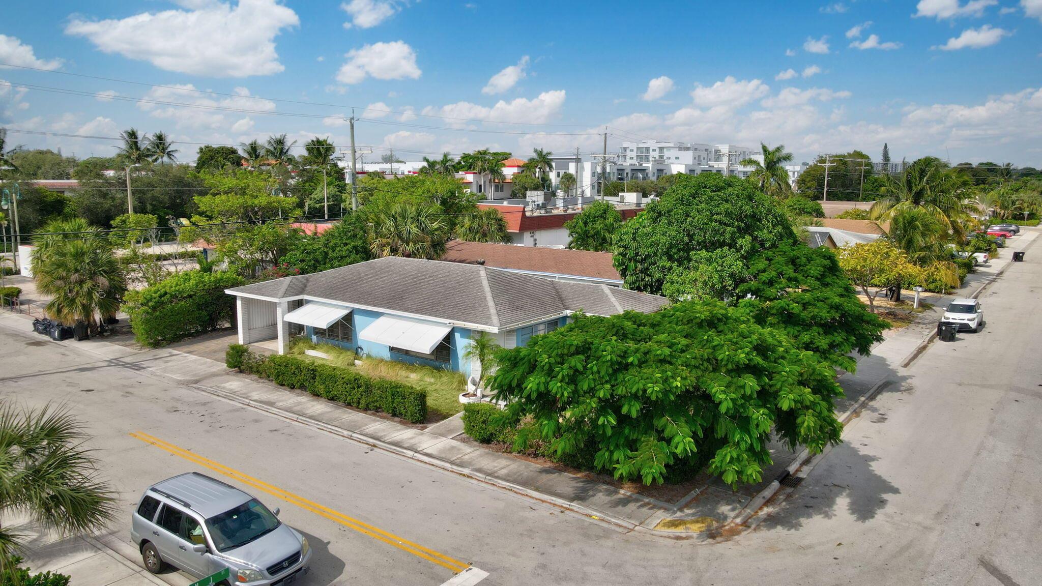 NORTH LAKE WORTH - Residential