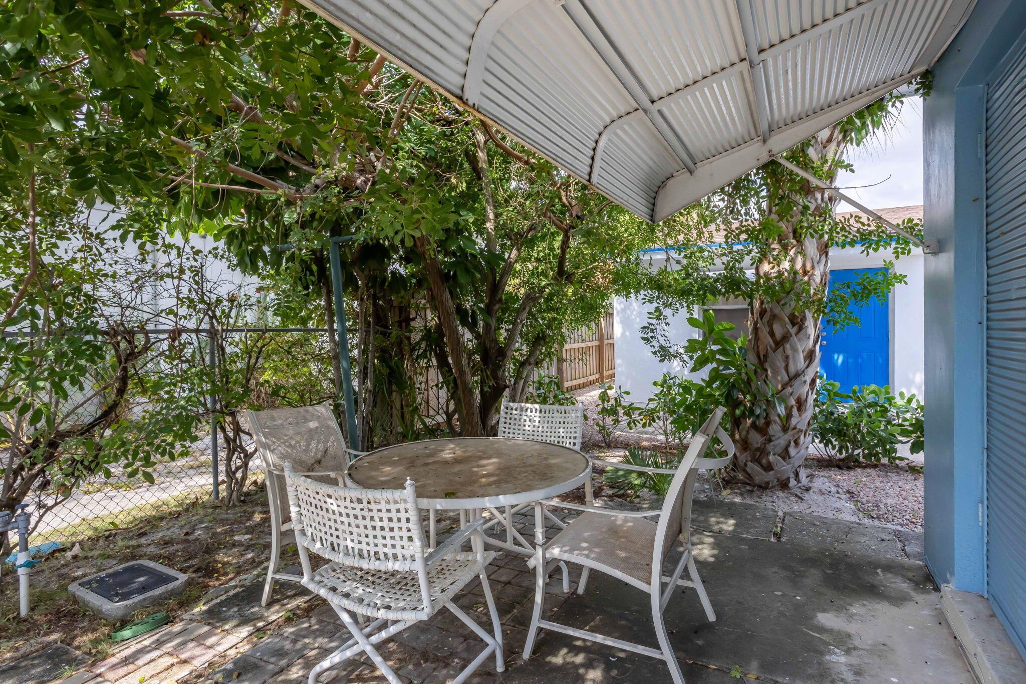 NORTH LAKE WORTH - Residential