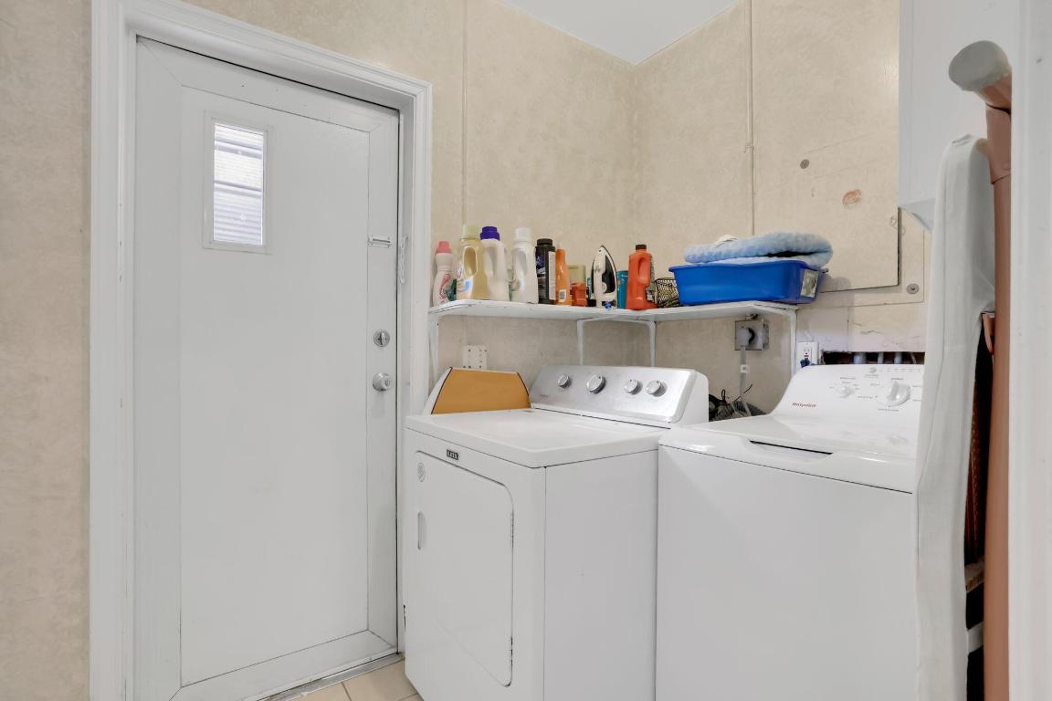 NORTH LAKE WORTH - Residential