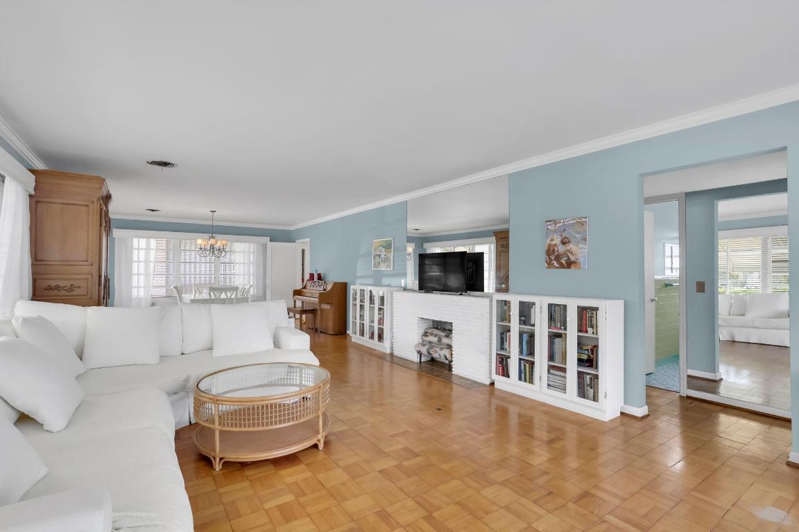 NORTH LAKE WORTH - Residential