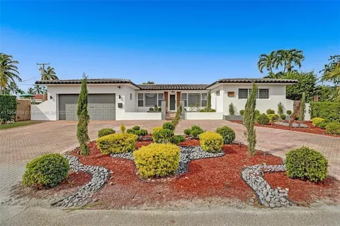 3101 NE 164th St, North Miami Beach, FL MLS: F10491404
