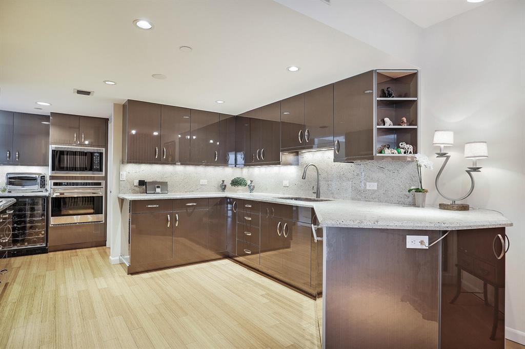 PLAZA OF THE PALM BEACHES - Residential