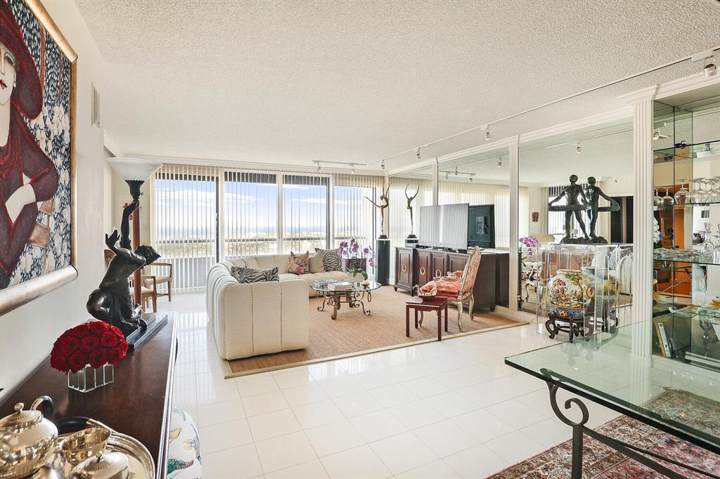 PLAZA OF THE PALM BEACHES - Residential