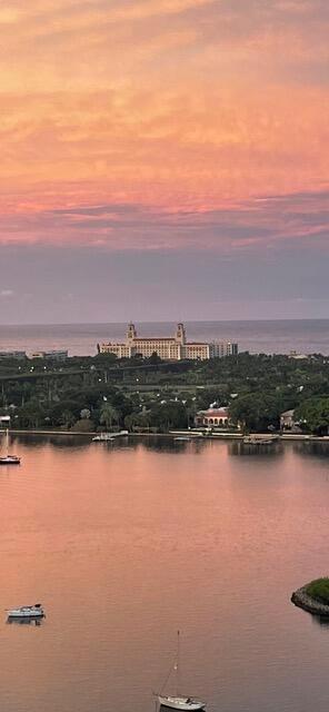 PLAZA OF THE PALM BEACHES - Residential