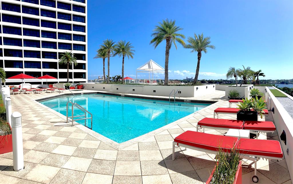 PLAZA OF THE PALM BEACHES - Residential