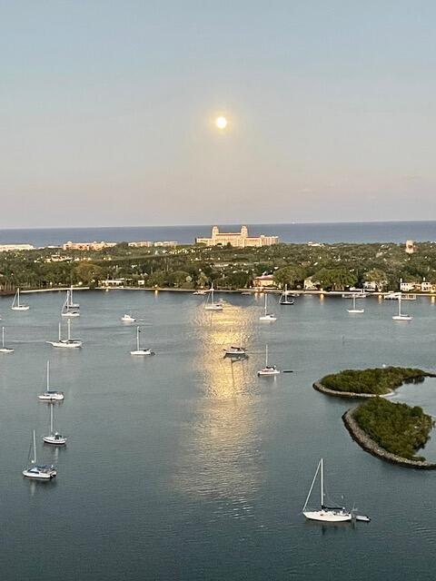 PLAZA OF THE PALM BEACHES - Residential