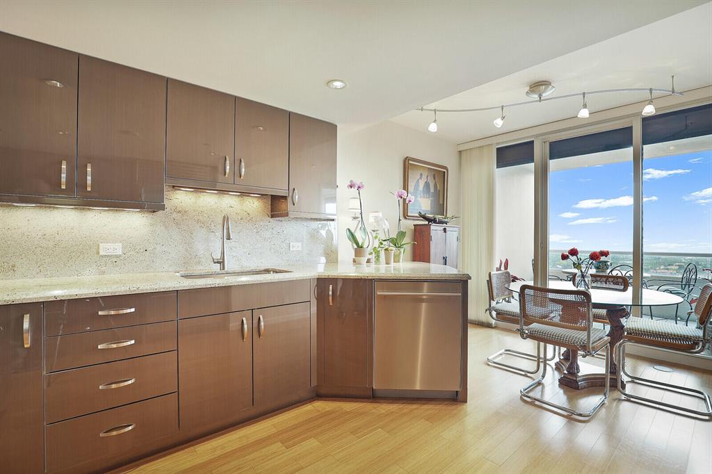 PLAZA OF THE PALM BEACHES - Residential