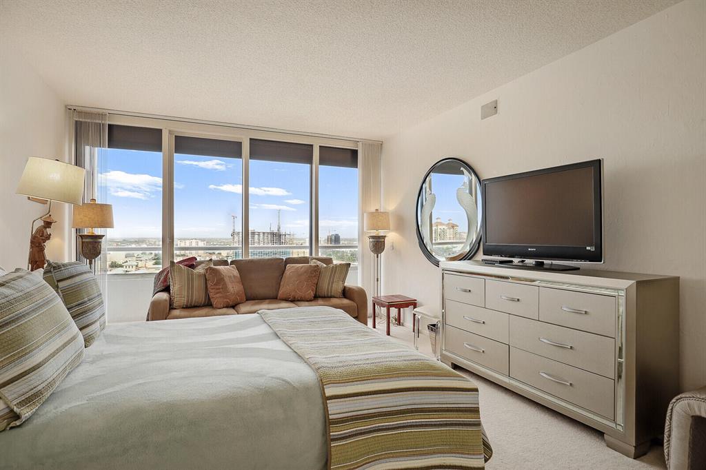 PLAZA OF THE PALM BEACHES - Residential