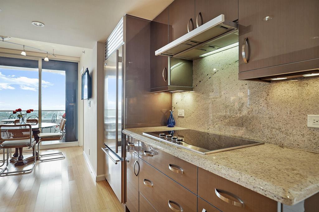 PLAZA OF THE PALM BEACHES - Residential