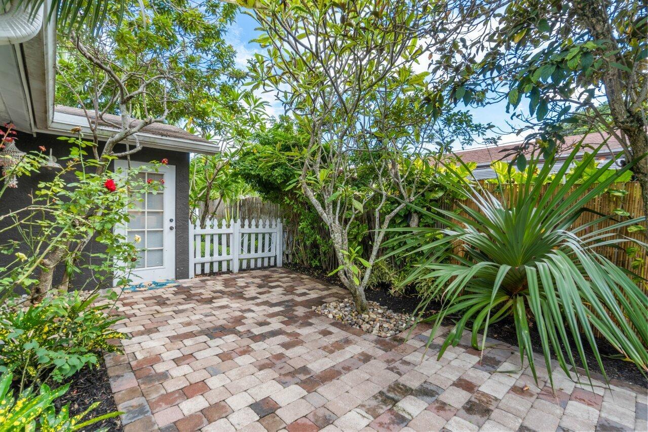 Flamingo Park - Residential Lease