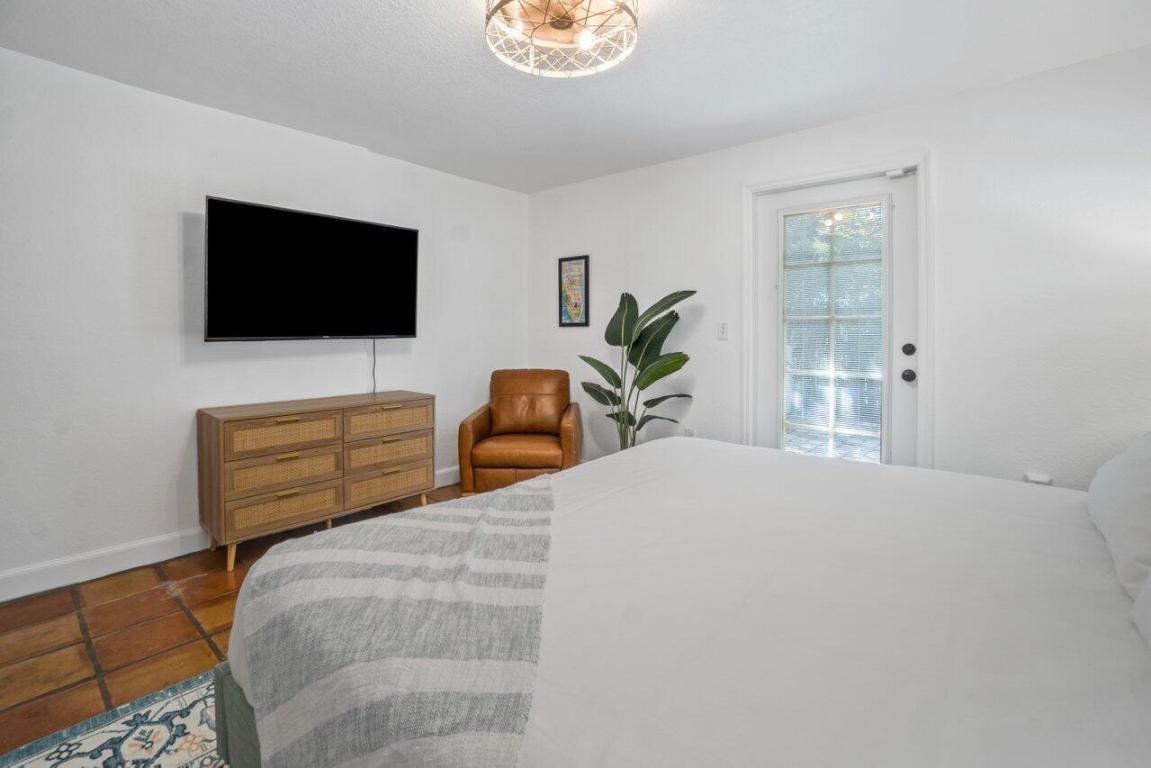 Flamingo Park - Residential Lease