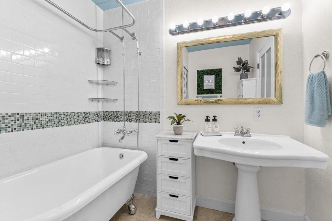 Flamingo Park - Residential Lease