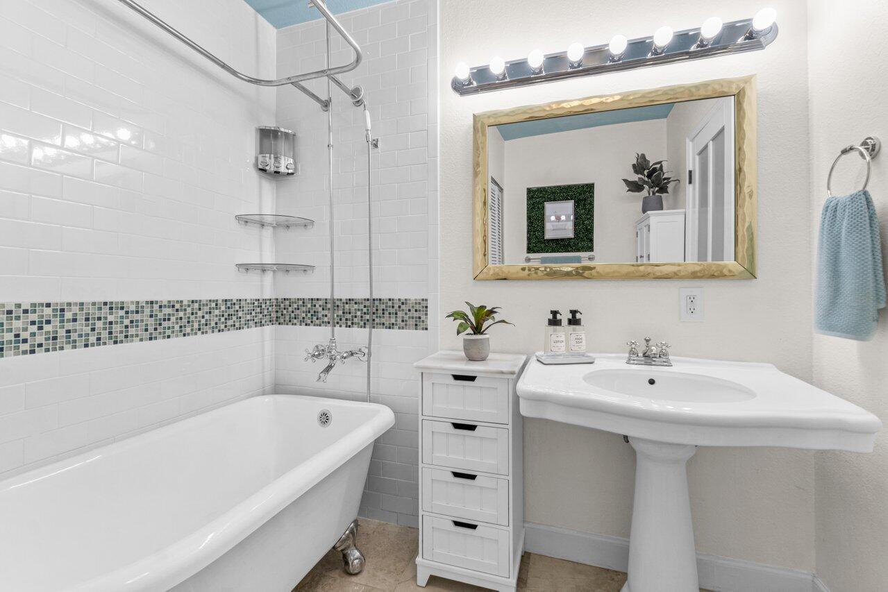 Flamingo Park - Residential Lease