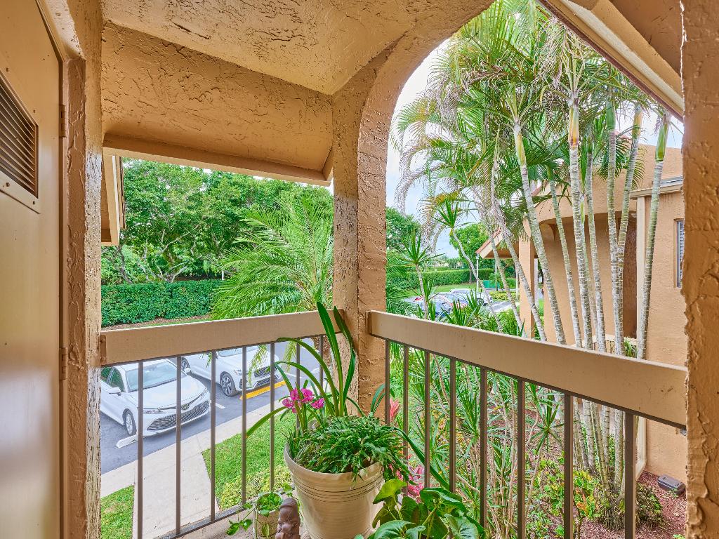 11262 Green Lake Drive 204